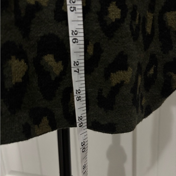 Anthropologie Akemi + Kim Animal Print Cardigan In Green Color O/S - Picture 4 of 6